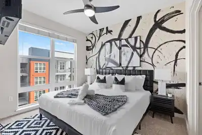 Image de Prime Downtown 1br | Pool, Gym & Free Parking!