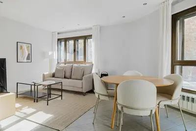 Image de Blueground | Argüelles, elevator, nr landmarks