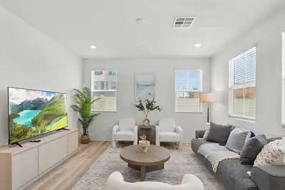 Image de 4br Harborview Estates｜Walk In Closets｜Ev Charger｜Wide Backyard #42096