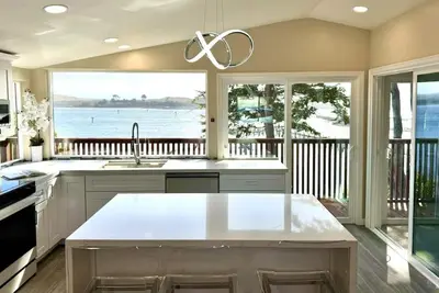 Image de Waterfront 3bed and 2bath home with panoramic ocean views in Bodega Bay, Ca