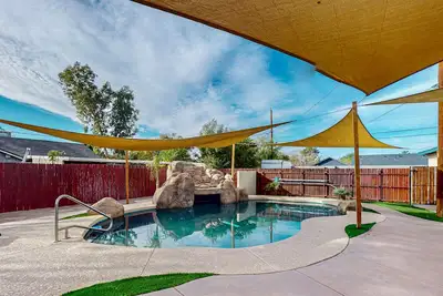 Image de Escape to beautiful Phoenix, Az - Dog-Friendly home with Private Pool