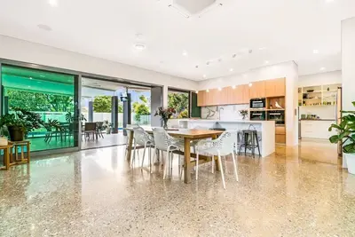 Image de Zenhouse - Luxury 5-Br Holiday Home + Pool + Bbq