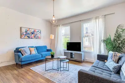 Image de Pet-Friendly Stay, Walk to Parks, Ideal for Families and Groups