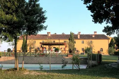 Image de Appartement a Guasticce avec piscine partagee