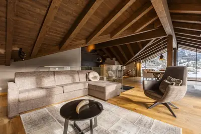 Superbe penthouse avec piscine partagée