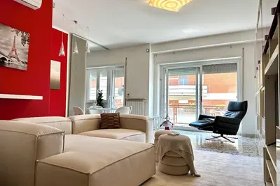 Image de Sea View Paradise: 2-Bed Coastal Retreat