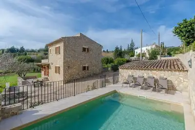 Image de Jolie villa avec balcon