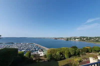 Image de No1 Marina Court - Sea View Apartment - sleeps 4 guests  in 2 bedrooms