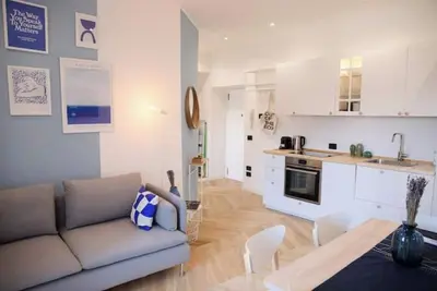 Image de *[Bright 2-room apartment for friends and relatives]*