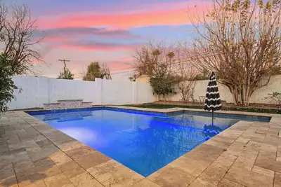 Luxurious Villa with Private Pool - Sleeps 14!