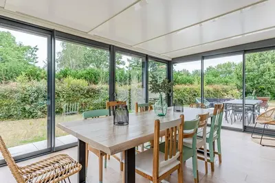 Image de Maison moderne près du lac avec jardin et véranda à Sanguinet, pour 10 personnes