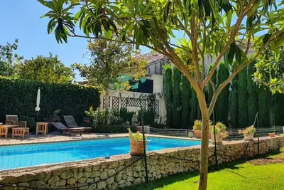 Image de Clos Eugénie, maison familiale avec piscine!