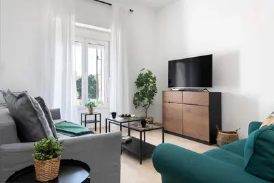 Image de Leones Home, parking and river views.
