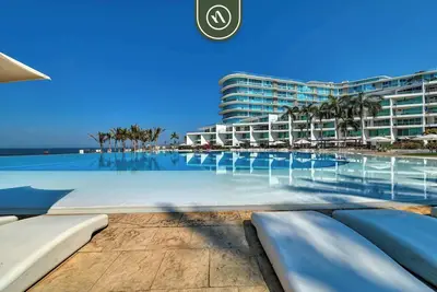 Image de Beachfront 2br Condo with Pool and Beachclub