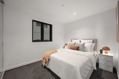 Image de Sky Glow-Southbank Designer Glamour with Bay views