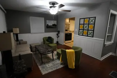 Image de Comfortable Allusion, 10guests\/Wifi\/1. 2 baths\/ping pong\/pool table\/treadmill \n