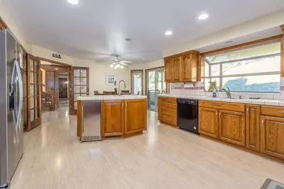 Spacious 3br Retreat w/ Mountain Views