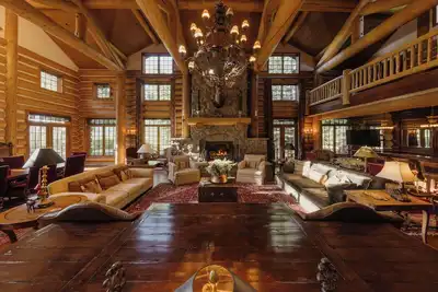 Image de Private Summer Cabin by InvitedHome | Hot Tub and Sauna