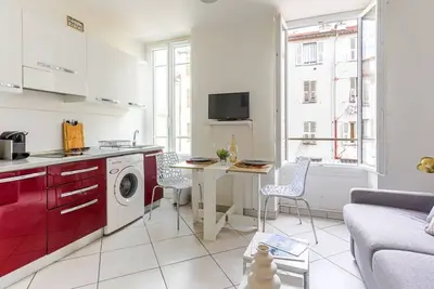 Image de Très beau  studio, tous commerces. C. V, au calme, Jean-Médecin  et 10 mn plages