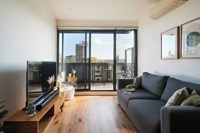 Image de Urban Drift Cosy Balcony Nook near Waterfront
