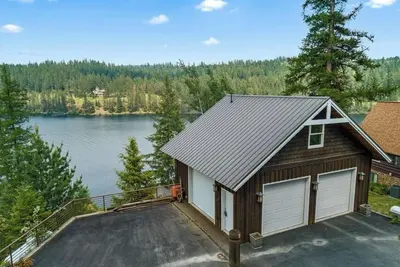 Image de Echo Bay Lodge – A Unique Lakeside Retreat, Perfect for Families!