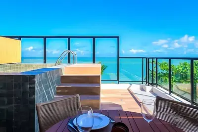 Image de Gourmet Studio with Sea-Facing Pool