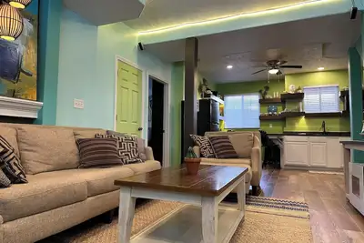 Image de Cozy getaway next to downtown Sioux Falls. Full kitchen & everything.