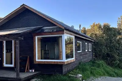 Image de Window to the Fjord: Cabin with Stunning View\n