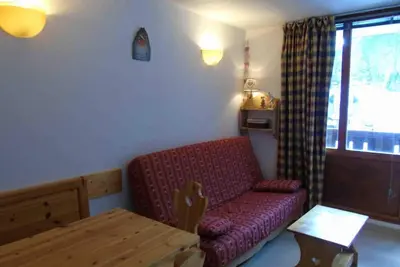 Image de À 100m des remontées, 2ème étage, balcon, télévision, casier à ski, 21m², Valfréjus