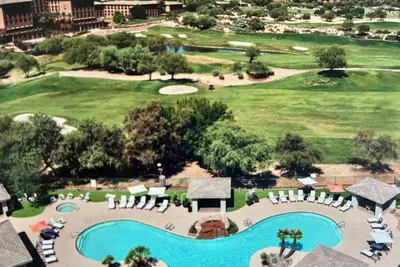 Image de Resort living in Scottsdale w heated pool #124