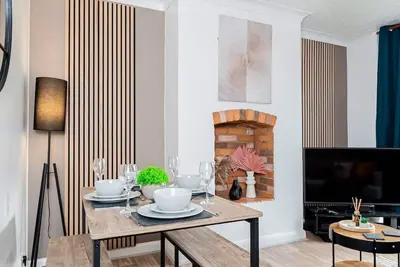 Image de Enchanting 4 spacious bedrooms with 8 beds