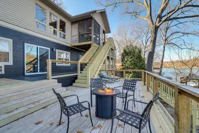 Image de Lakefront Retreat w/ Game Room in Bella Vista!