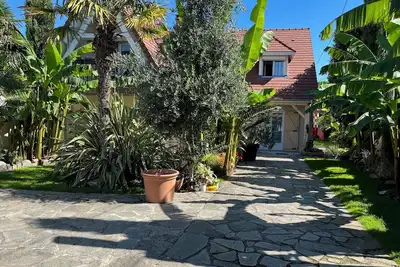 Image de Belle propriété spacieuse dans un cadre exotique. . .