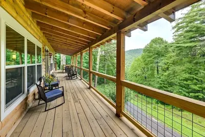Image de Charming 3br Cabin w/ Hot Tub + Fire Pit Near Wcu
