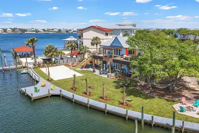 Image de Sunset Cove - Your Oasis Awaits! With Stunning Sunset Views & A Private Beach!