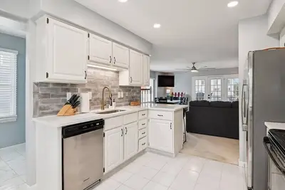 Image de Waterfront Marina Townhome in Ocean View