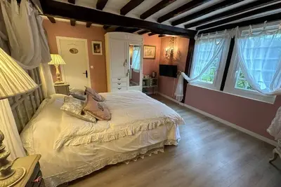 Image de Chambre d'hôtes 'Marquise De Pompadour' avec piscine, petit déjeuner jardin partagé et Wi-Fi