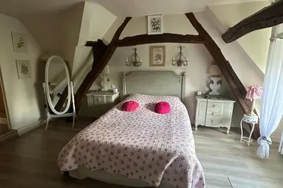 Image de Chambre d'hôtes 'English Roses' avec piscine privée, jardin partagé et Wi-Fi