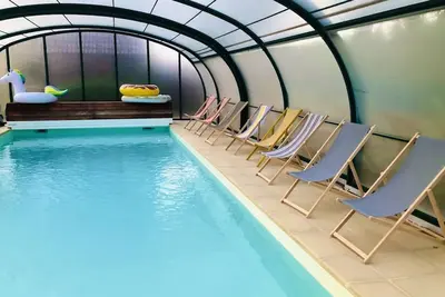 Image de Chambre d'hôtes 'Chic Et Charme' avec piscine, petit déjeuner, jardin partagé et Wi-Fi