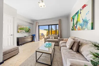 Image de Gold Coast Gem ~ Gated Community ~ Pools ~Gym ~Bbq