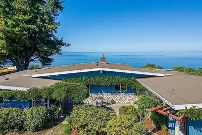 Image de Cliffside Rest, w/ Oceanfront Views near Olympic National Park + Jacuzzi & Grill