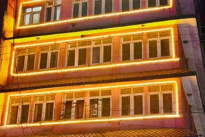 Image de Spacious hotel with 21 bedrooms & pvt. bathroom w\/ Ac in the heart of Kathmandu.