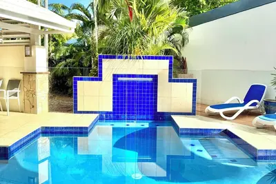 Image de Spacious Luxury House on Clifton Beach with Heated Saltwater Pool