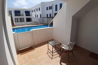 Image de Charming 2br/2ba apartment with pool - 32 nights minimum!