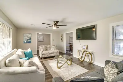 Image de Home w/ Patio & Games Near Dtwn Pensacola!