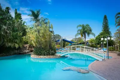 Image de Boambee Bay Resort\n\n2 bedroom, 2 bathroom, Sleeps 6\nFantastic pool and Bbq area\n