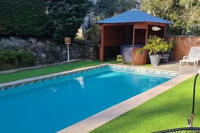 Image de Villa entièrement privée, piscine chauffée, jacuzzi et jeux de cafés