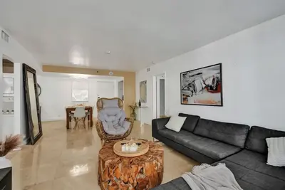 Image de Deluxe 2 Bedroom Condo with Ocean View and Beach Amenities 1114