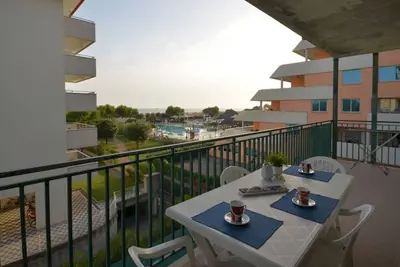 Image de Appartement familial spacieux dans une excellente position par Beahost Rentals