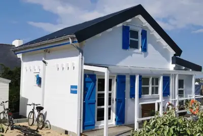 Image de Chalets de Kerescar : vue sur la Mer d’Iroise, les plages à 150 mètres